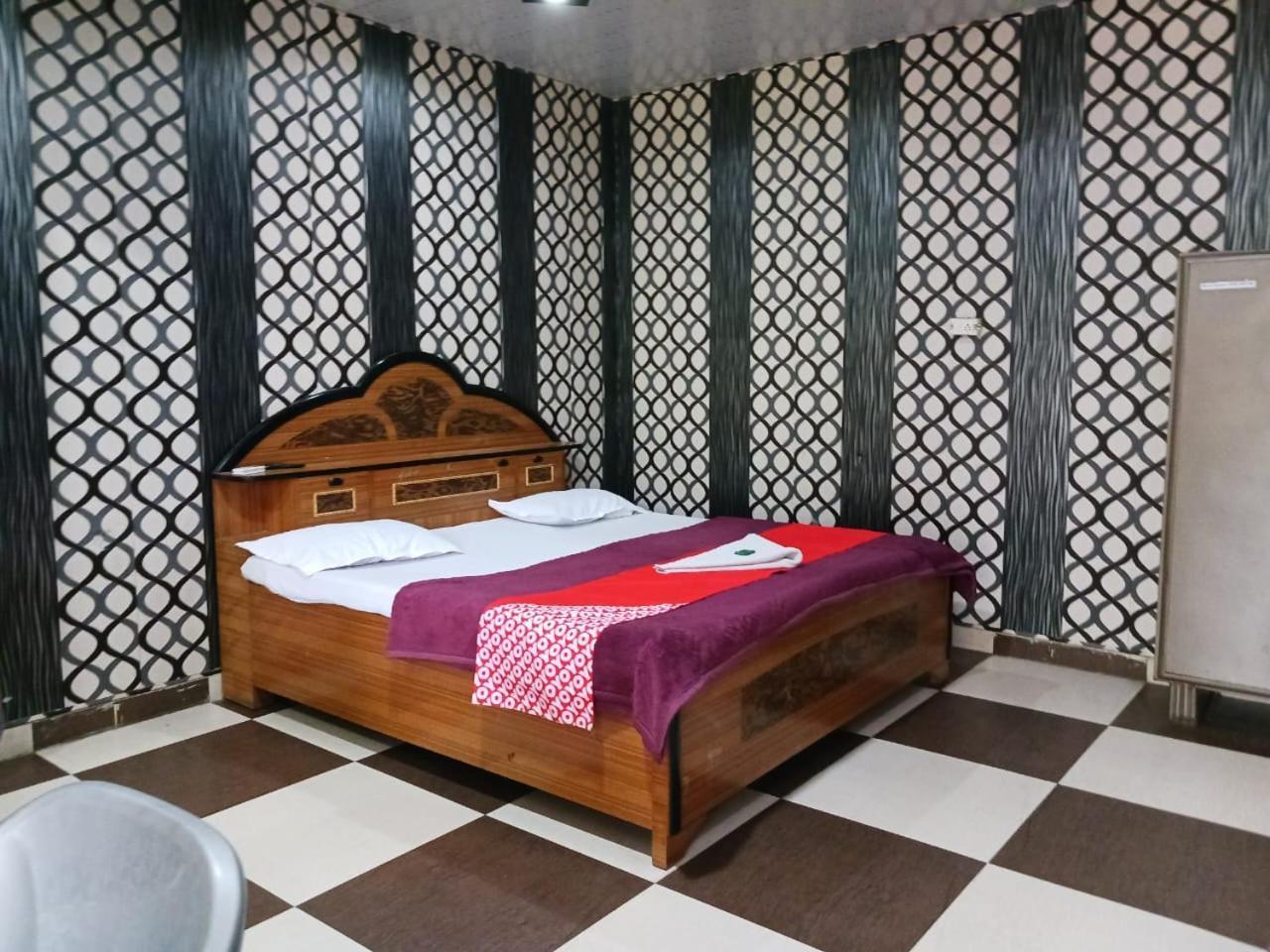 Hotel Chitrarth & Party Lawn Haldwani Room photo